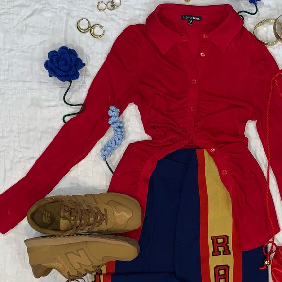 Selling the red ruby Fashion-Nova long sleeve button up and vibrant red purse🍒 - Picture 3 of 3